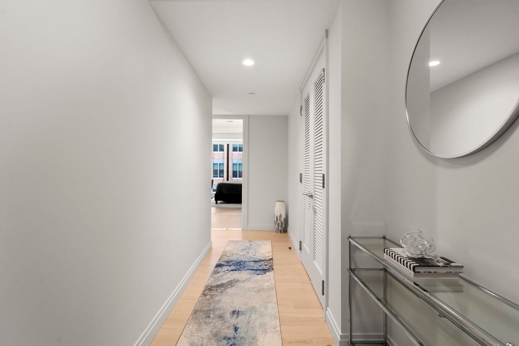 Condo in Boston, Massachusetts, United States 4 - 18037729