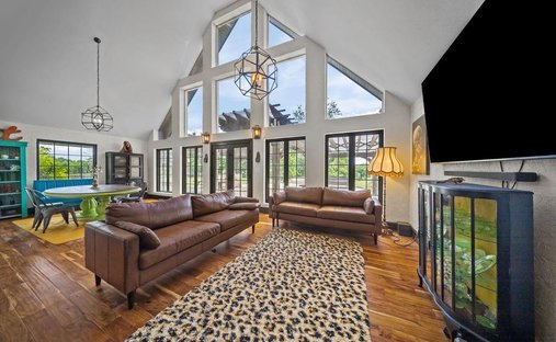 House in Holly Lake Ranch, Texas, United States 1