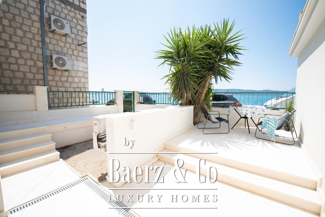 Townhouse in Kastel Sucurac, Split-Dalmatia County, Croatia 3 - 16085038
