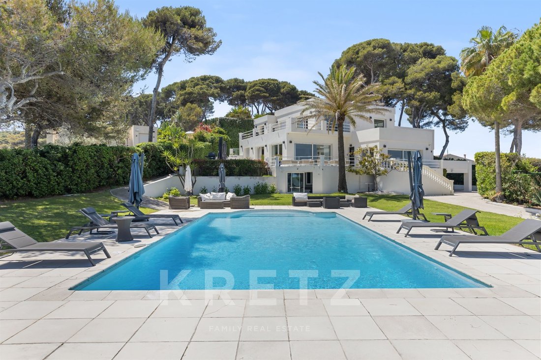 House in Antibes, Provence-Alpes-Côte d'Azur, France 1 - 18047345