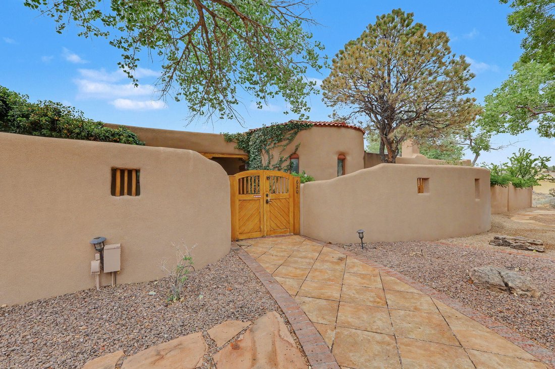 House in Albuquerque, New Mexico, United States 2 - 18040052