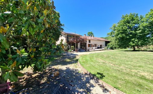 House in Vic-Fezensac, Occitania, France 1