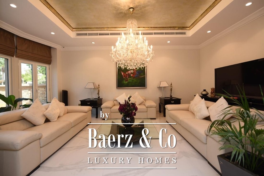 Villa in Al Wasl, Dubai, United Arab Emirates 5 - 15025070