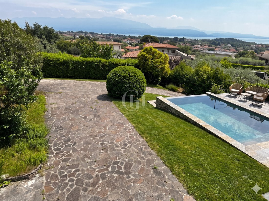 Villa in San Felice del Benaco, Lombardy, Italy 4 - 18044549