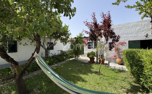 House in Algueirao-Mem Martins, Lisbon, Portugal 1