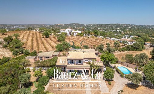 Villa in Santa Barbara de Nexe, Algarve, Portugal 1