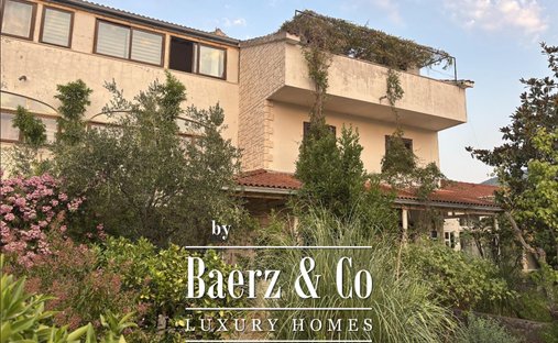 House in Jelsa, Split-Dalmatia County, Croatia 1