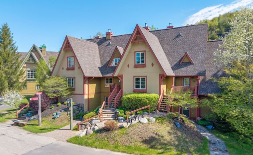 Appartamento a Mont-Tremblant, Québec, Canada 1