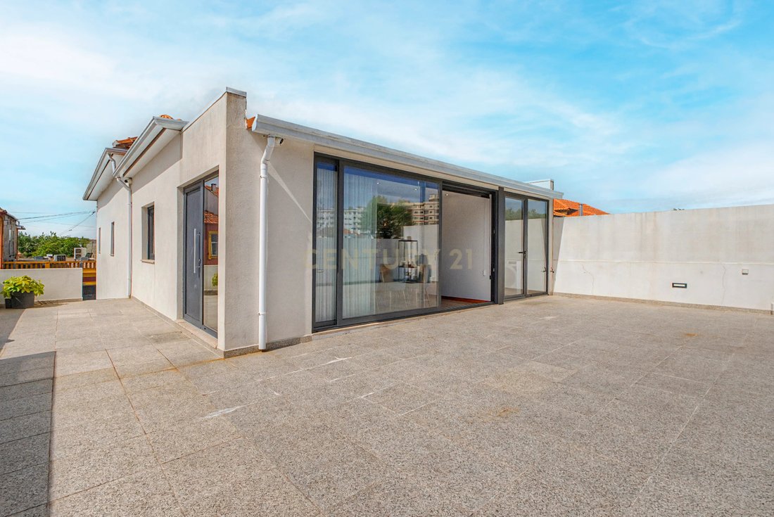 Villa in Canidelo, Porto District, Portugal 2 - 18037937