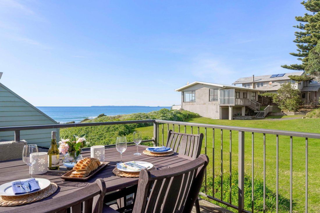 House in Mount Maunganui, Bay of Plenty, New Zealand 3 - 16000093