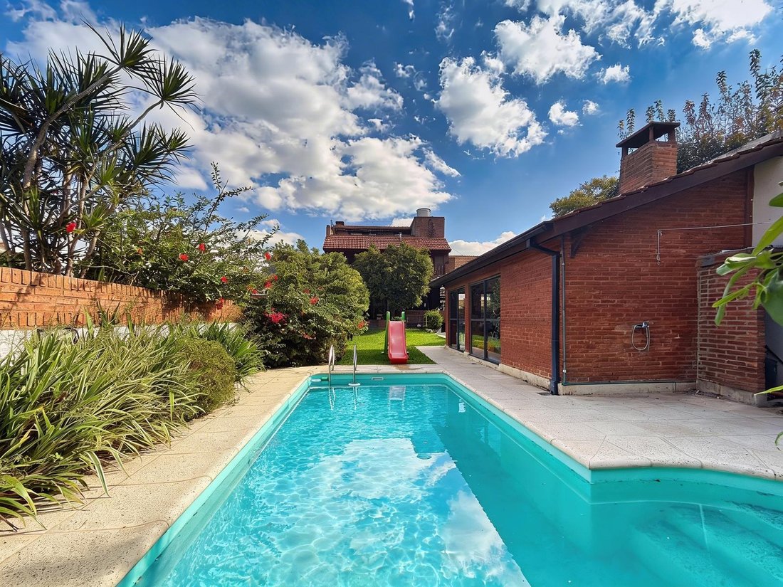 House in Olivos, Buenos Aires Province, Argentina 1 - 18039837