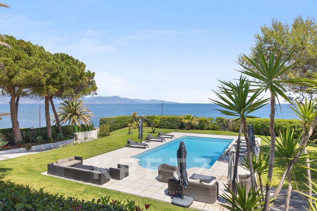 House in Antibes, Provence-Alpes-Côte d'Azur, France 2 - 18047345
