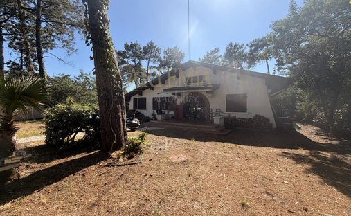 House in Biscarrosse, Nouvelle-Aquitaine, France 1