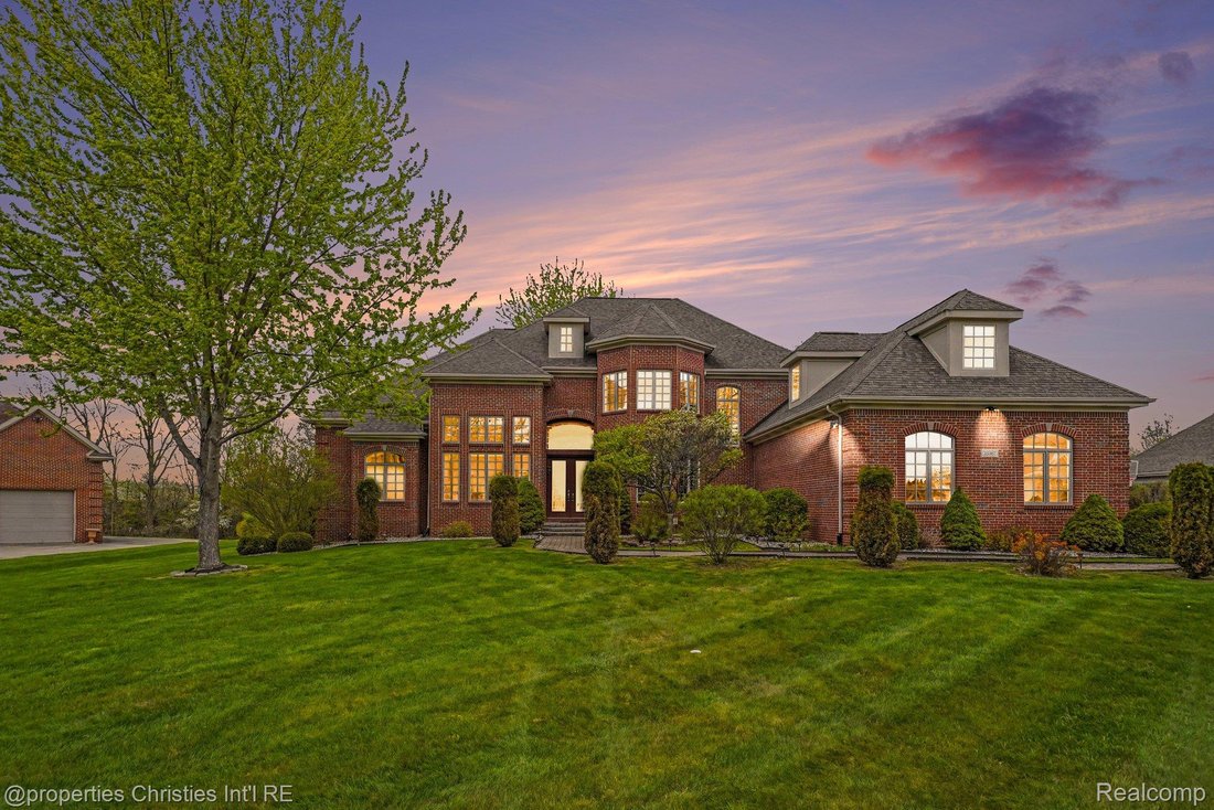 House in Grand Blanc Township, Michigan, United States 1 - 18045146