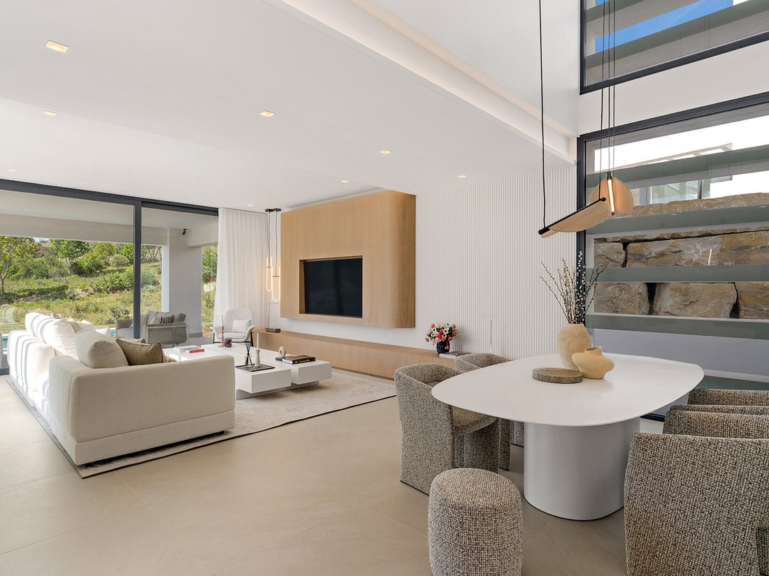 Villa in Estepona, Andalusia, Spain 2 - 16922945