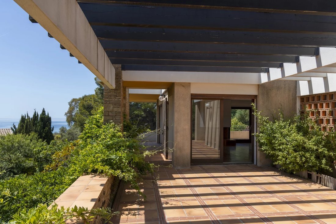 House in Six-Fours-les-Plages, Provence-Alpes-Côte d'Azur, France 3 - 18042698