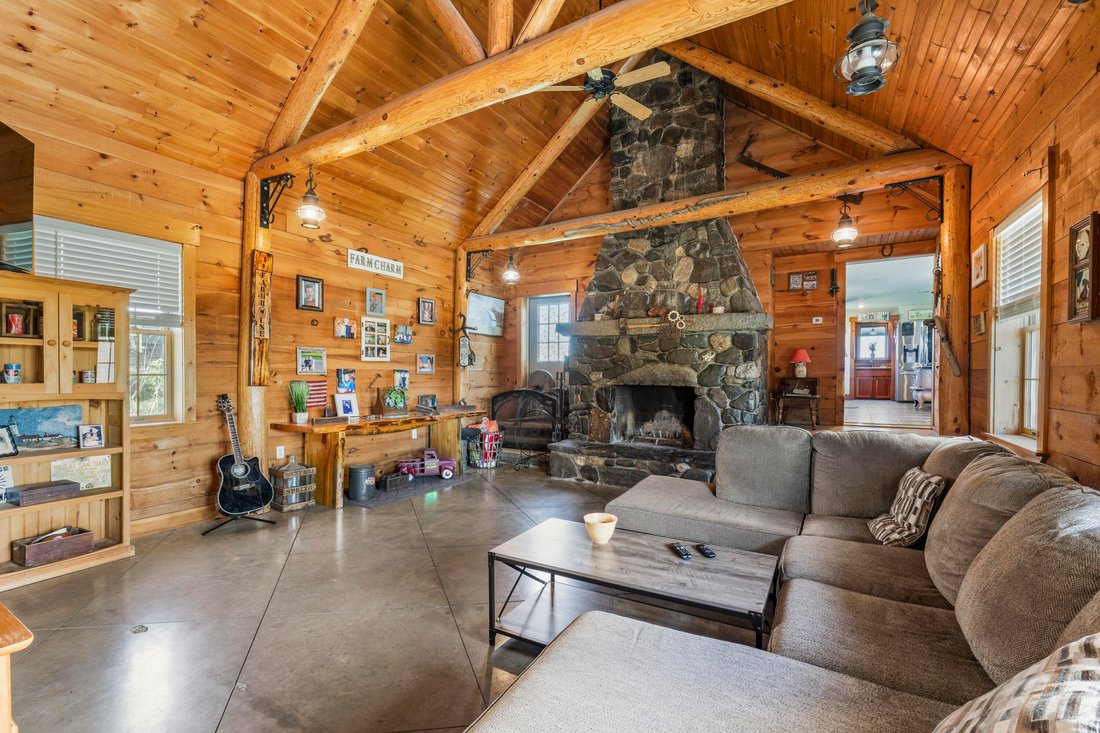House in Wilton, Maine, United States 2 - 18042581