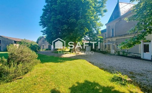 House in Pujols, Nouvelle-Aquitaine, France 1