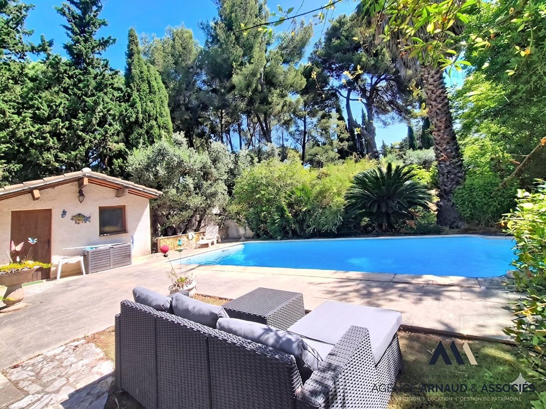 House in Saint-Cyr-sur-Mer, Provence-Alpes-Côte d'Azur, France 2 - 18047124