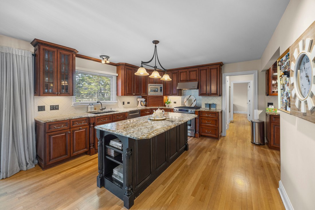 House in Wheaton, Illinois, United States 5 - 18046936