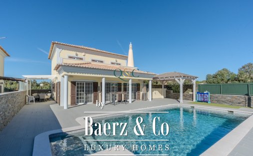 Villa in Loule (Sao Clemente), Algarve, Portugal 1