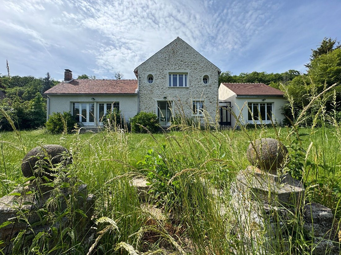 House in Les Mesnuls, Ile-de-France, France 1 - 18046998
