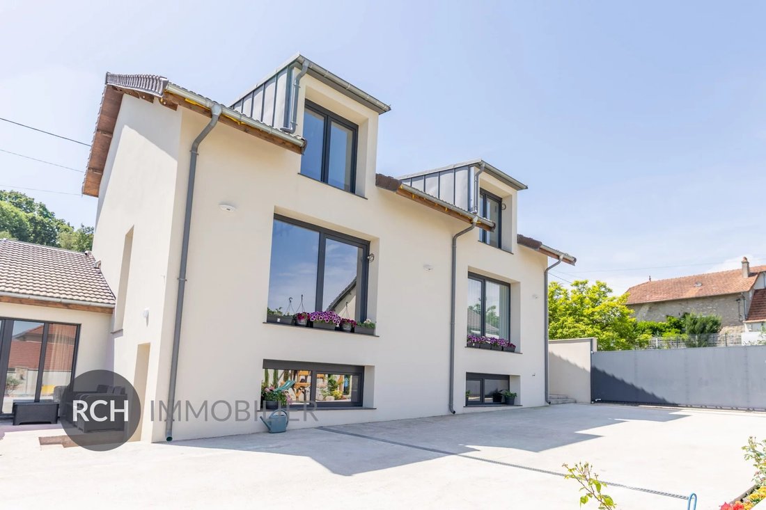 House in La Queue-les-Yvelines, Ile-de-France, France 2 - 18046730
