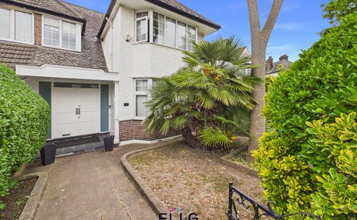 House in Brent Cross, Barnet, England 1