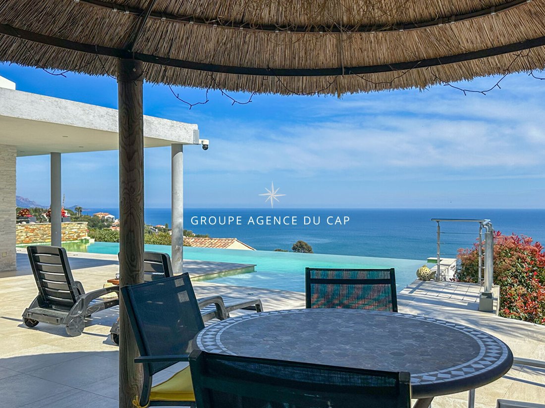 Villa in Les Issambres, Roquebrune-sur-Argens, France 2 - 18039143