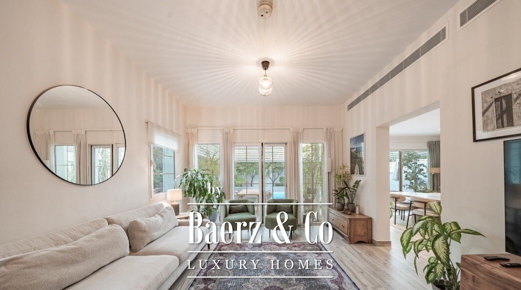 Villa in Al Wasl, Dubai, United Arab Emirates 3 - 16290094