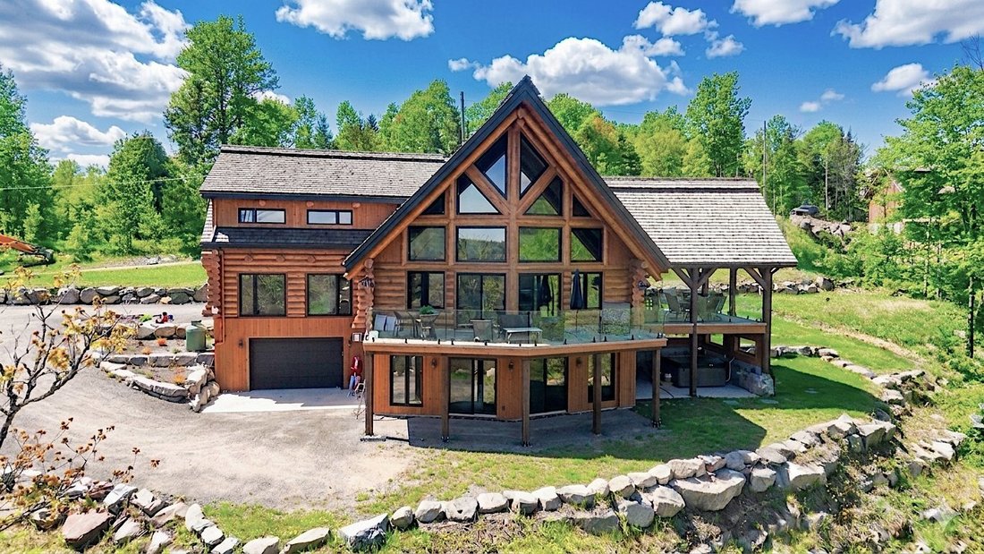 House in Saint-Faustin-Lac-Carré, Quebec, Canada 1 - 18042689