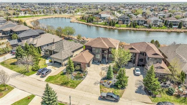 House in Winnipeg, Manitoba, Canada 1 - 18038944