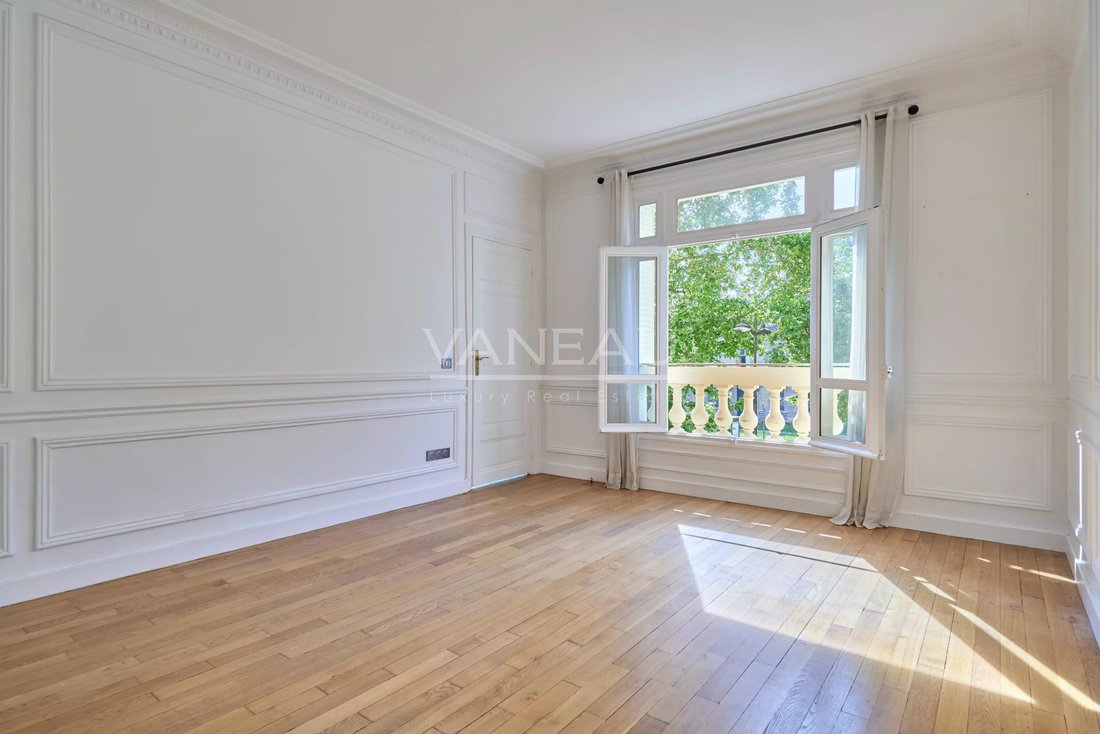 Apartment in Gros Caillou, Paris 7e Arrondissement, Paris 4 - 15863546