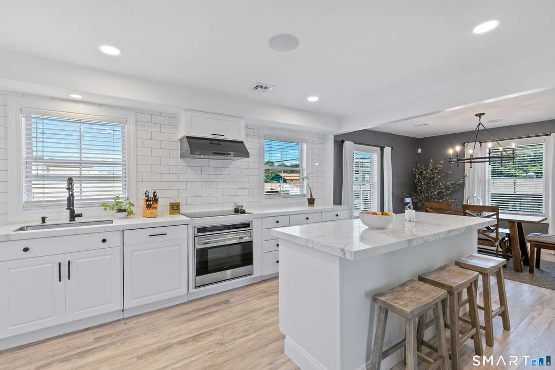 Groton, Connecticut, United States 4 - 18050783
