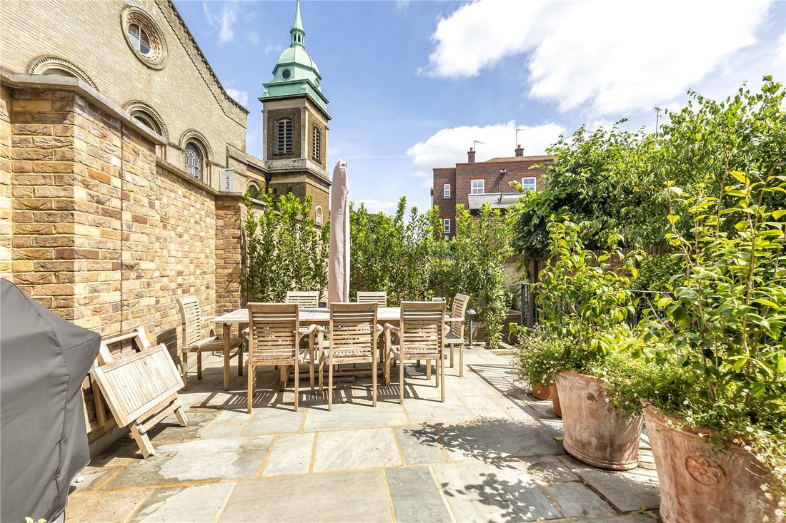 House in Richmond Upon Thames, England 5 - 18038573