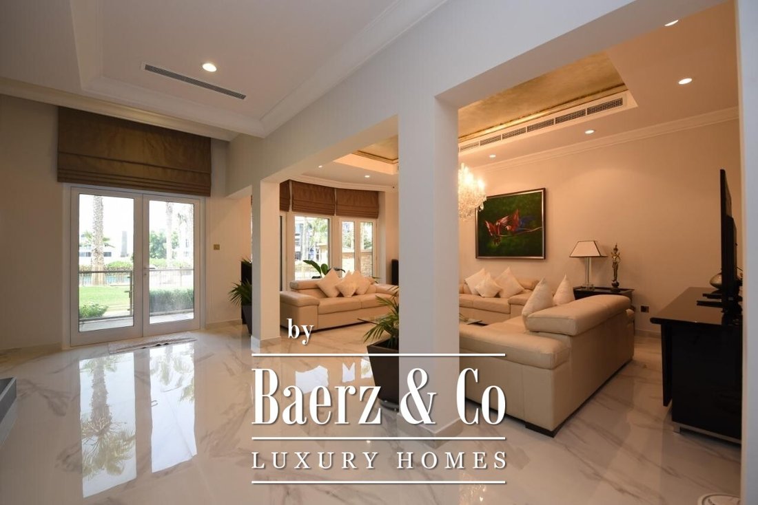 Villa in Al Wasl, Dubai, United Arab Emirates 4 - 15025070