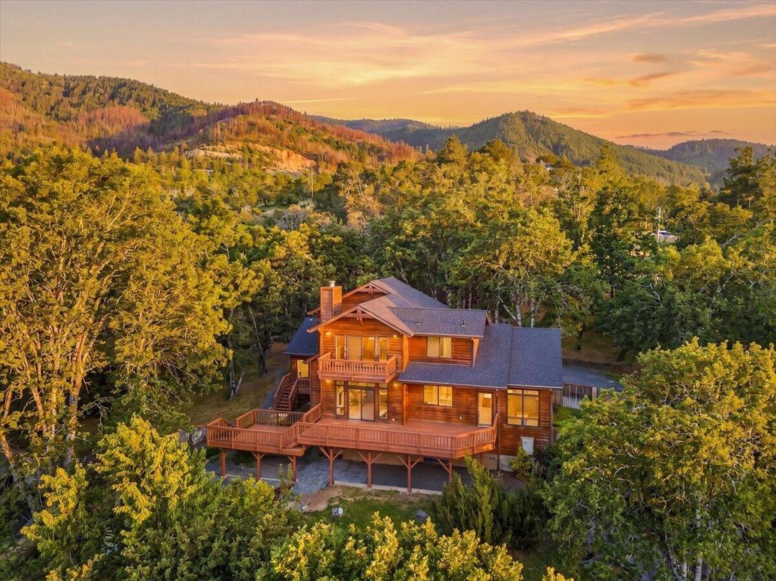 House in Ashland, Oregon, United States 1 - 18043640