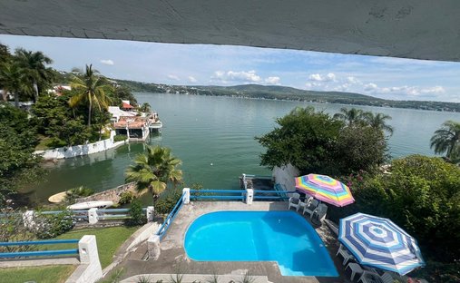 House in Tequesquitengo, Morelos, Mexico 1