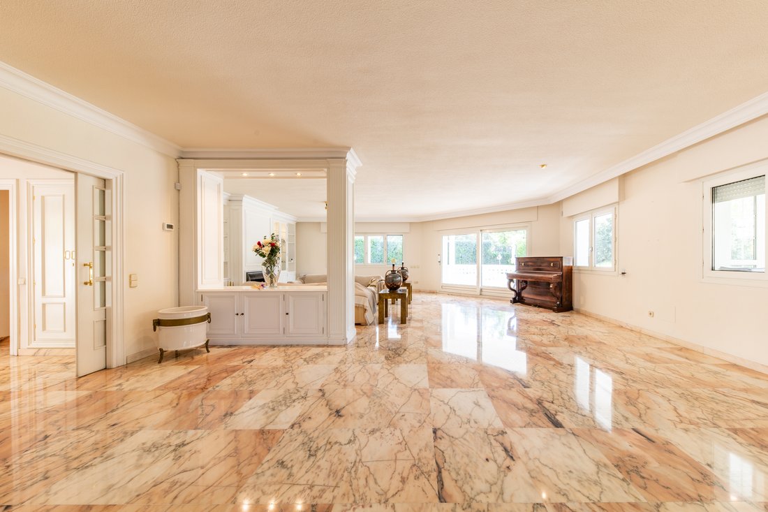 Villa in Pozuelo de Alarcon, Comunidad de Madrid, Spain 4 - 18035486