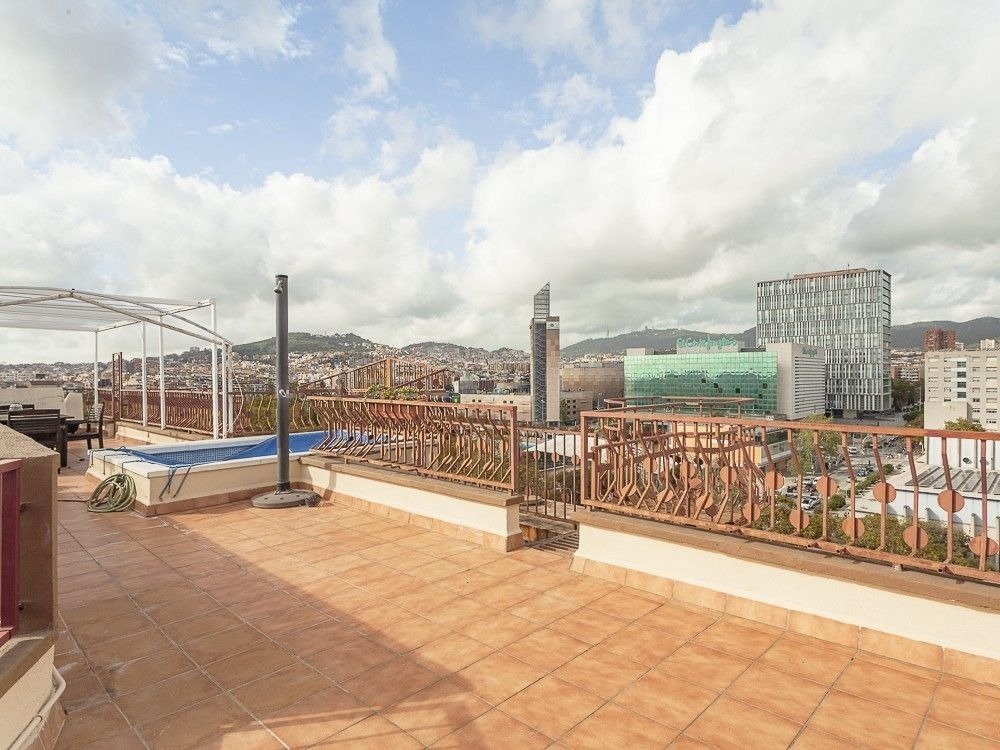Penthouse in Sant Andreu de Palomar, Barcelona, Spain 4 - 18040504