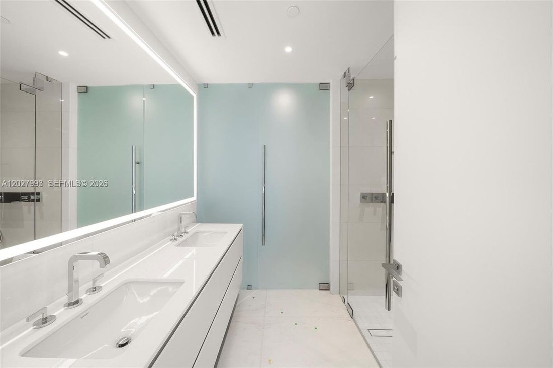 Condo in Miami, Florida, United States 5 - 18047888