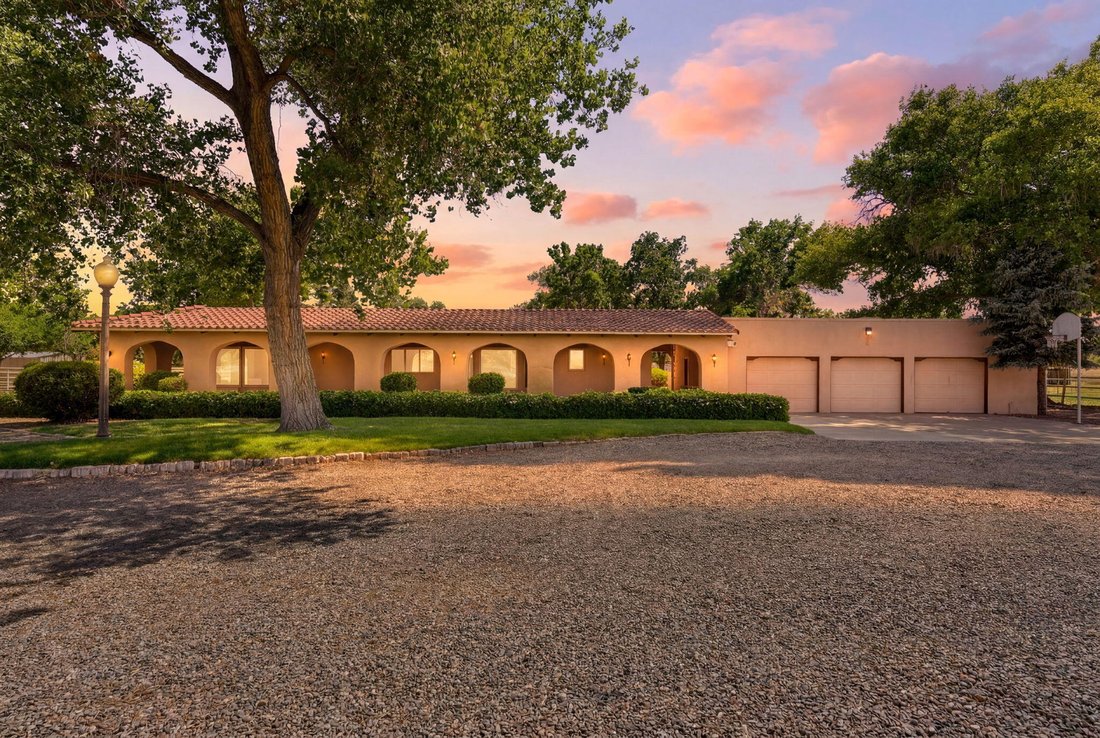 House in Albuquerque, New Mexico, United States 1 - 18040055
