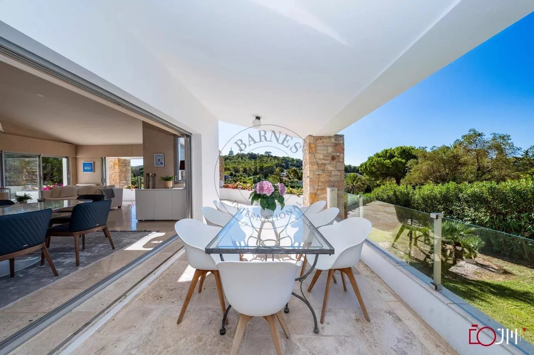 House in Mougins, Provence-Alpes-Côte d'Azur, France 3 - 17819384