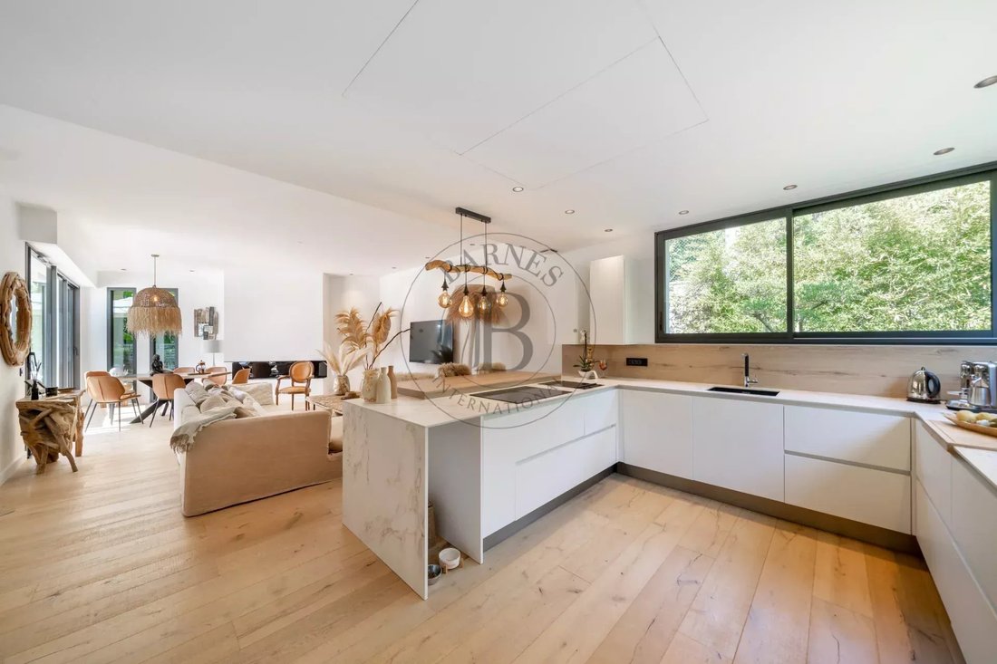 Villa in Mougins, Provence-Alpes-Côte d'Azur, France 4 - 17039070