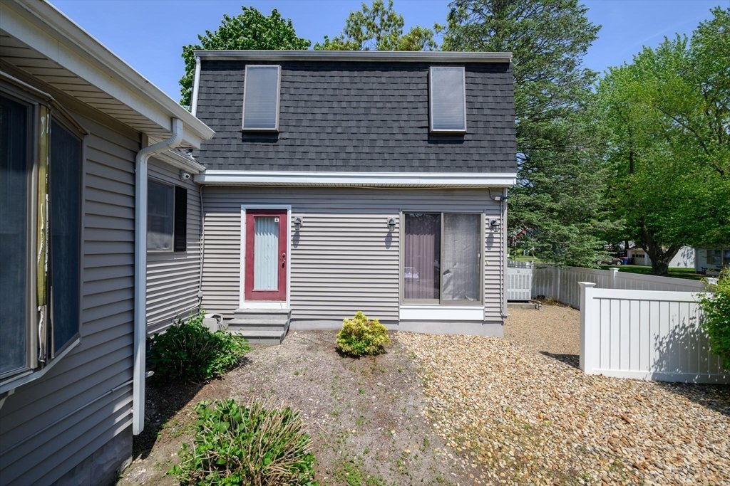 Norton, Massachusetts, United States 3 - 18043080
