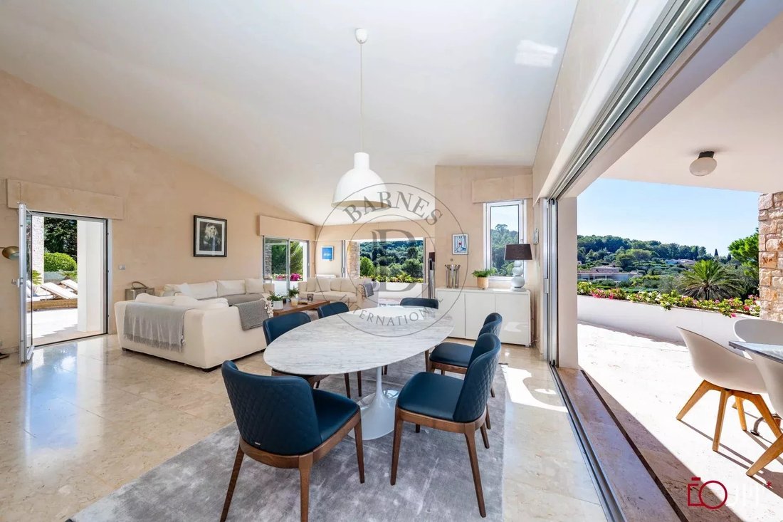 House in Mougins, Provence-Alpes-Côte d'Azur, France 4 - 17819384