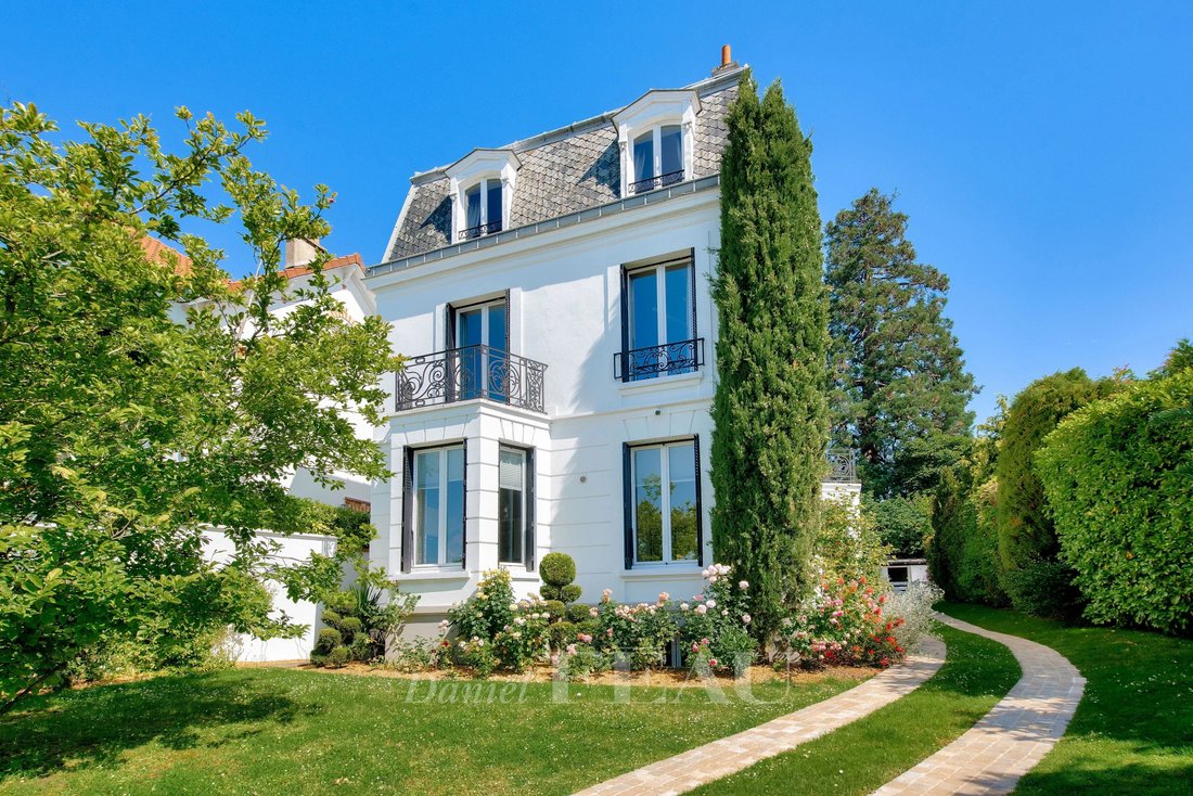 House in Saint-Cloud, Ile-de-France, France 1 - 18038584