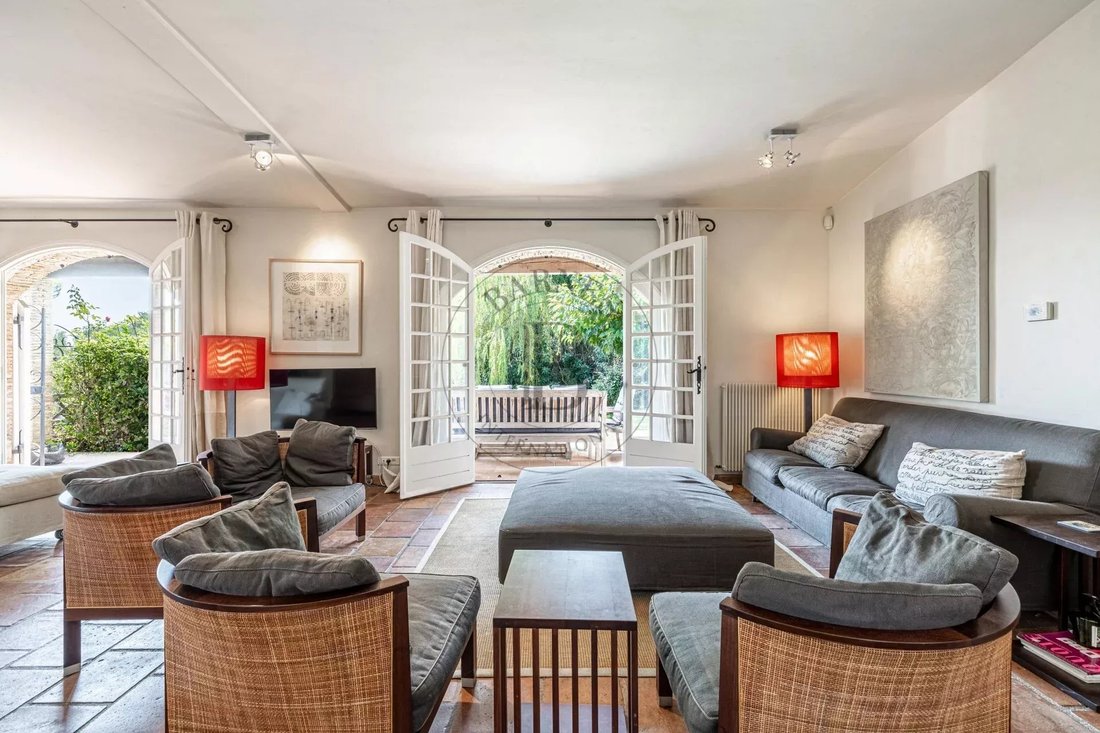 Villa in Valbonne, Provence-Alpes-Côte d'Azur, France 2 - 17042830