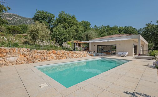 Villa à Saint-Jeannet, Provence-Alpes-Côte d'Azur, France 1