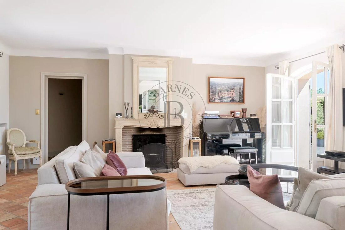 Villa in Mougins, Provence-Alpes-Côte d'Azur, France 4 - 18000726